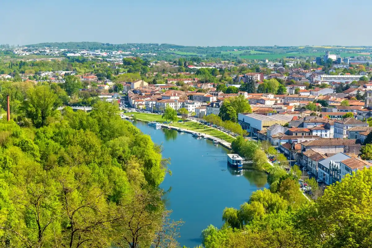 charente angouleme camping ile de re