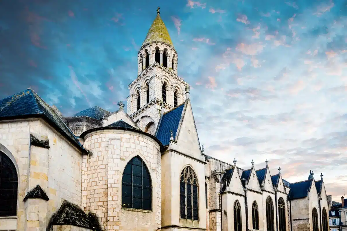 kerk poitiers camping ile de re